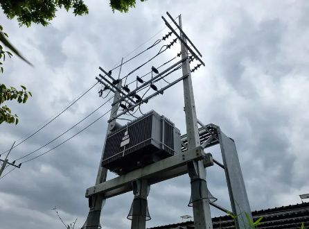 اختيار توقيف الطفرة وتكوينها ل 10KV وأقل أنظمة التوزيع: دليل مقارن لمعايير IEC و IEEE